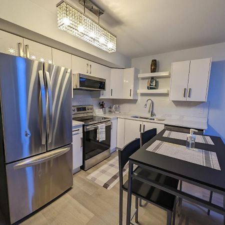 Modern & Luxurious Suites In Surrey Exteriör bild