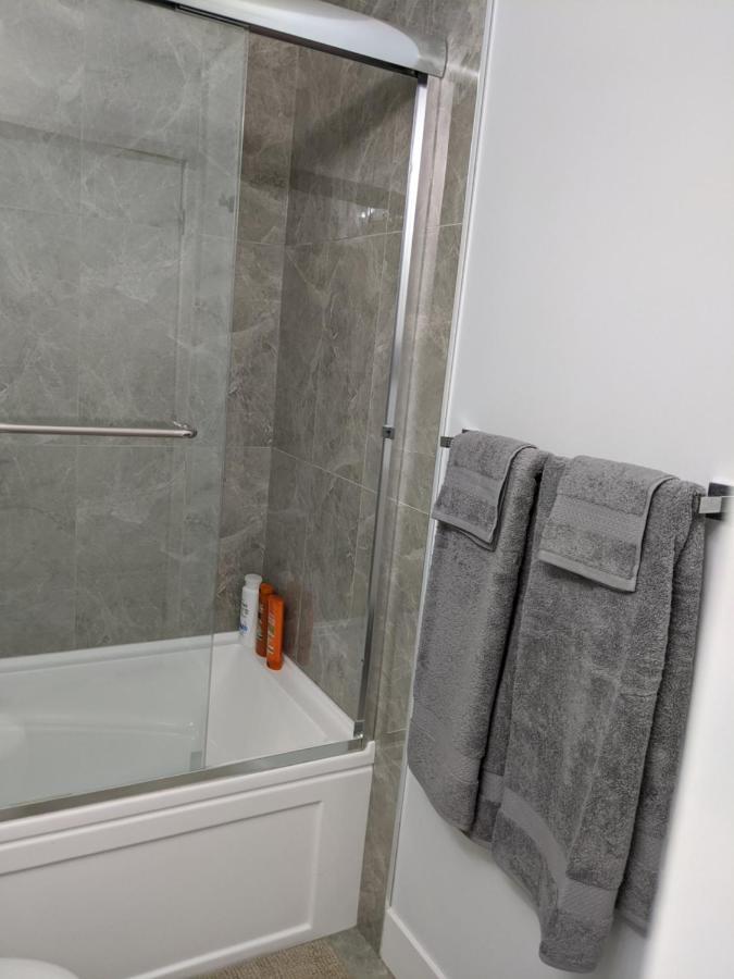 Modern & Luxurious Suites In Surrey Exteriör bild