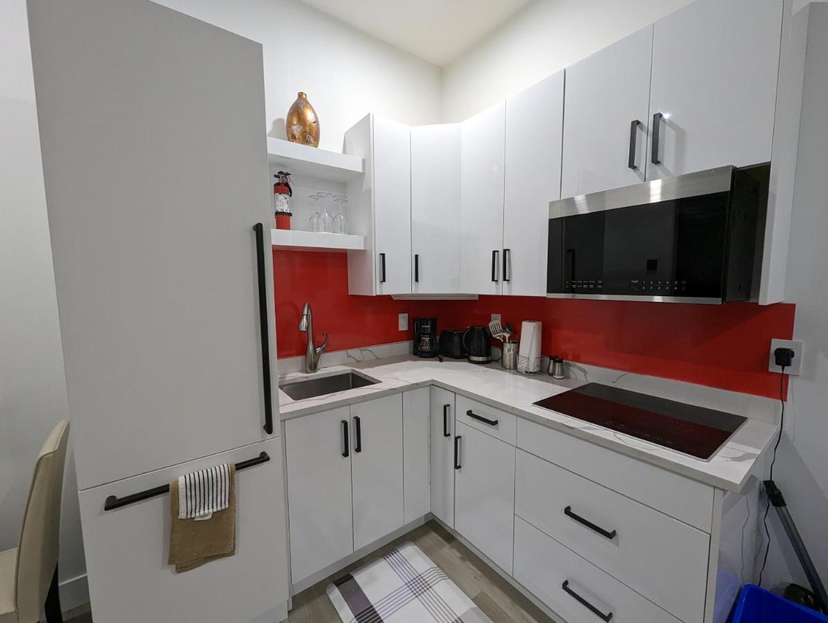 Modern & Luxurious Suites In Surrey Exteriör bild