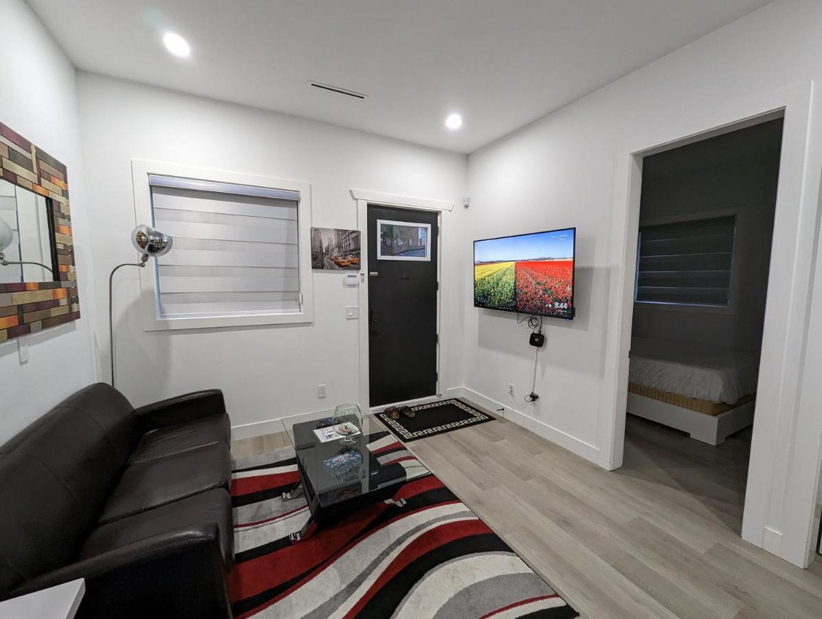 Modern & Luxurious Suites In Surrey Exteriör bild