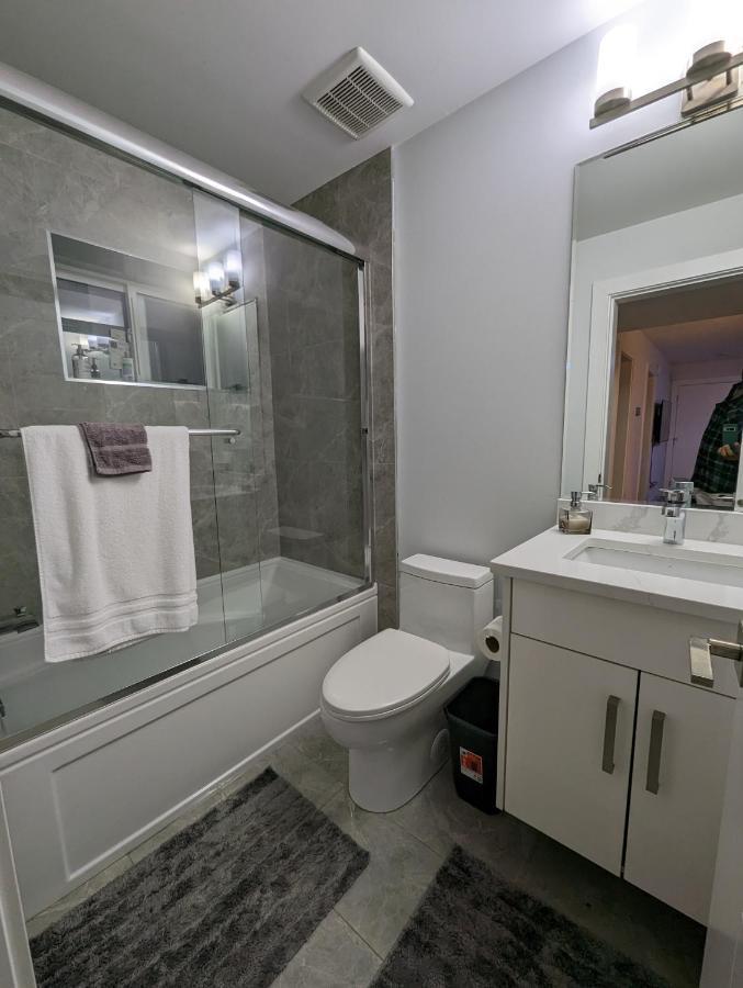 Modern & Luxurious Suites In Surrey Exteriör bild